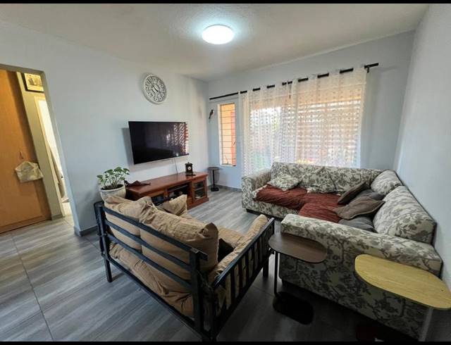 2 BEDROOM TOWNHOUSE FOR SALE IN SUNWARD PARK